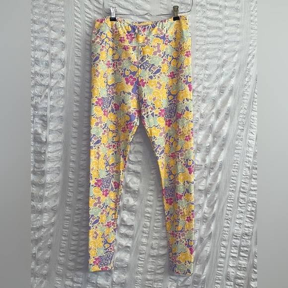 LuLaRoe Tall & Curvy Springtime Leggings - Picture 3 of 4